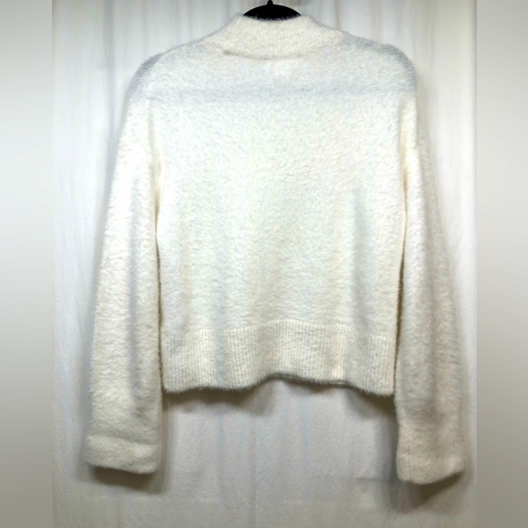 H&M Cream Fuzzy Mock Neck Pullover Womens Sweater XS - Picture 3 of 16